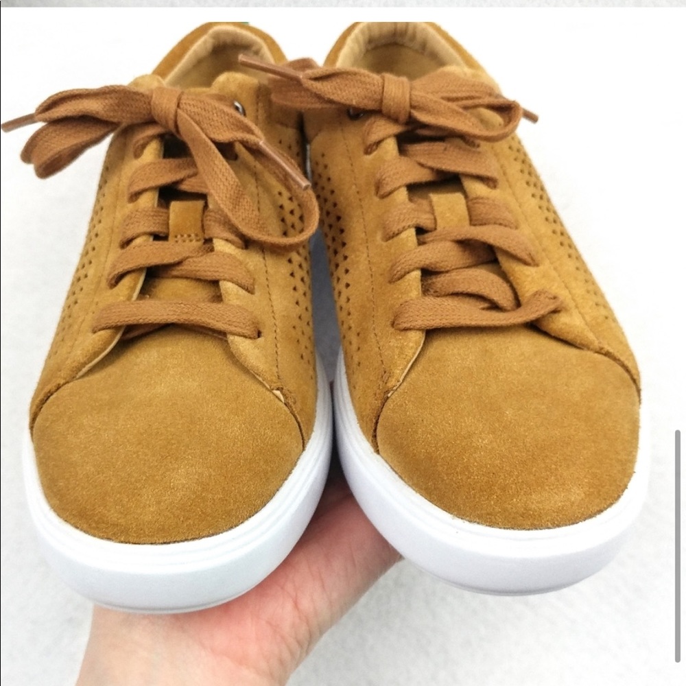 Under Armour NEW Sportswear UAS Suede Sneakers camel cognac color Size 7